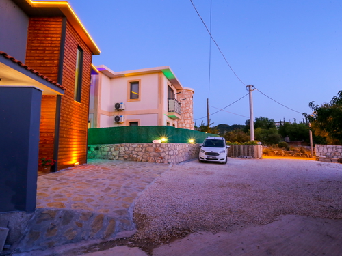  gece  -  Kasım
  | Kaş Bayındır'da Doğa Manzaralı, Korunaklı Muhafazakar Villa